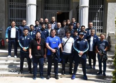 اعضای تیم ملی کشتی آزاد با سرکنسول ایران در استانبول دیدار کردند