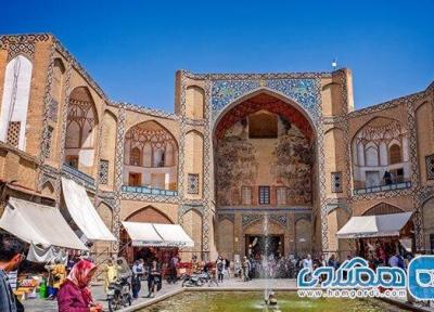 چهارسوی ضرابخانه بازار تاریخی قیصریه اصفهان برطرف تصرف شد