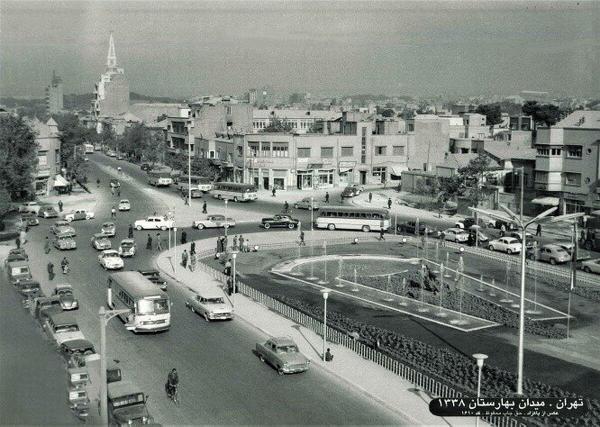 میدان بهارستان 65 سال قبل این شکلی بود